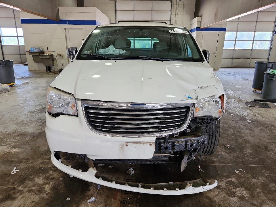 2013 Chrysler VIN 2C4RC1CG3DR723012 COPART salvage auction — FRONT END, VA - CERT OF TITLE - SALVAGE, sold $825 on 2026-07-02 (photo 5)