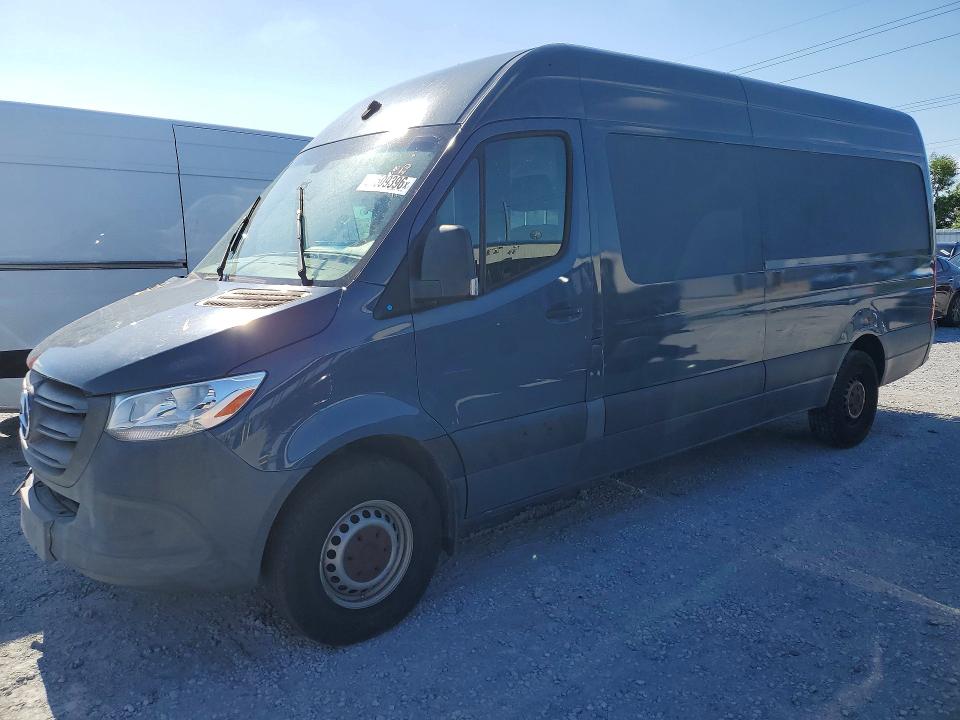 2019 Mercedes-benz Sprinter VIN WD4PF1CD9KP137715 COPART salvage auction — Minor Dent/Scratches, FL - CERTIFICATE OF TITLE, sold $8,500 on 2026-06-19 (photo 1)