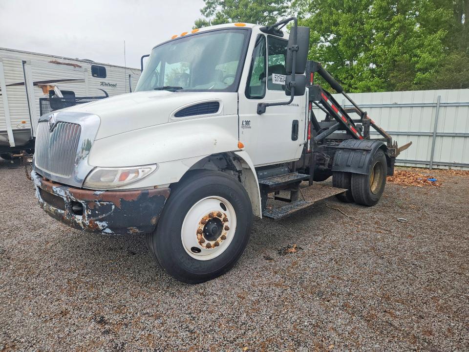 2002 International 4000 series VIN 1HTMMAAM12H414411 — COPART salvage auction photo