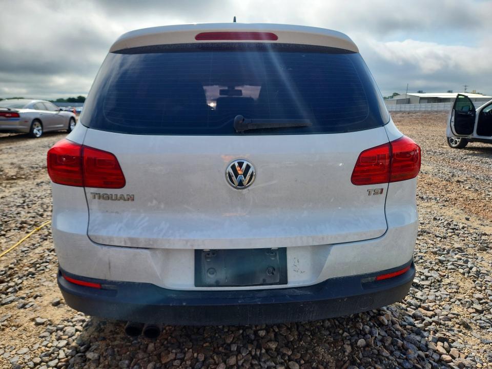 2017 Volkswagen Tiguan VIN WVGAV7AX8HK027467 COPART salvage auction — HAIL, Mo - Salvage Certificate Of Title, sold $1,550 on 2026-07-27 (photo 6)