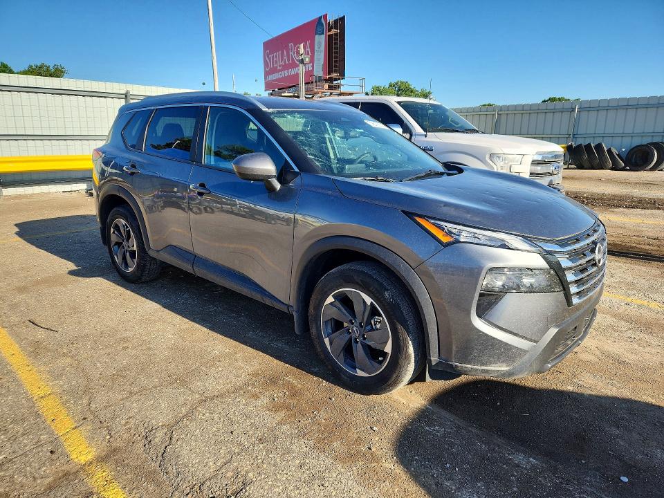2025 Nissan Rogue VIN 5N1BT3BB8SC860208 COPART salvage auction — Hail, KS - CERT OF TITLE-SALVAGE, sold $10,300 on 2026-07-01 (photo 4)
