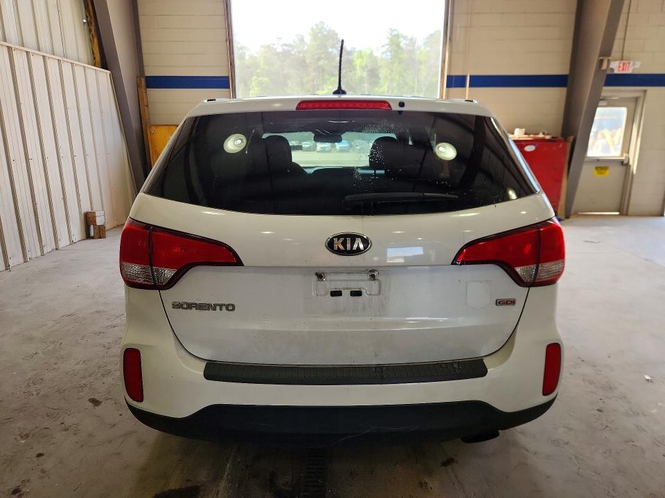 2014 Kia Sorento VIN 5XYKT3A6XEG535651 COPART salvage auction — Burn Engine, VA - CERT OF TITLE - SALVAGE, sold $600 on 2026-07-02 (photo 6)