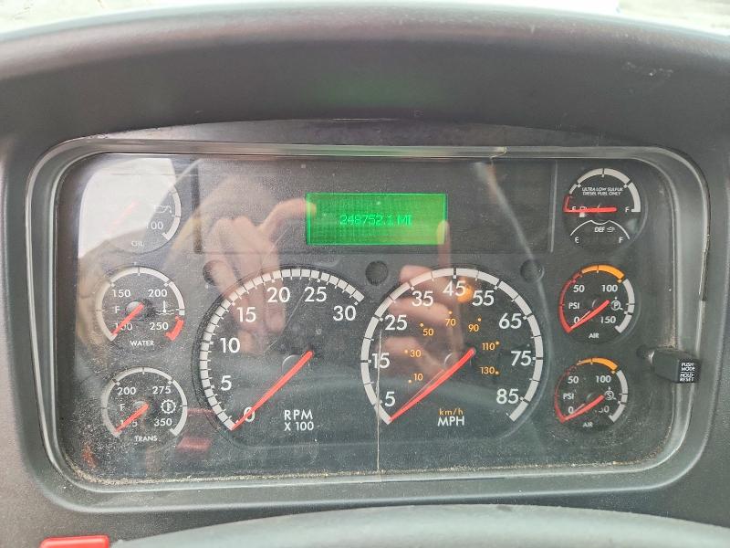 2018 Freightliner M2 106 VIN 1FVACWFC7JHJR9247 COPART salvage auction — MINOR DENT/SCRATCHES, OH - CERTIFICATE OF TITLE, sold $8,900 on 2026-07-18 (photo 9)