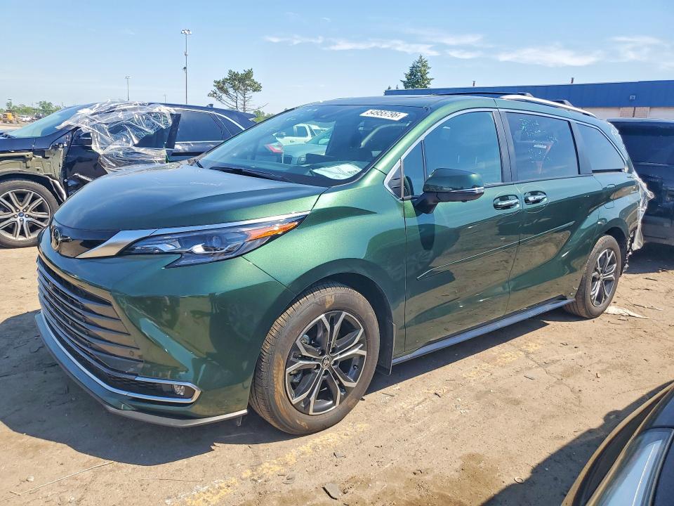2026 Toyota Sienna VIN 5TDESKFC9TS239674 — COPART salvage auction photo