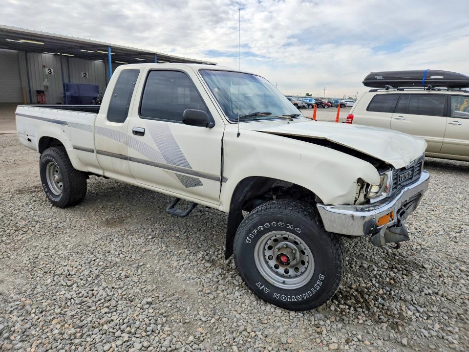 1989 Toyota Pickup VIN JT4RN13P3K0005297 COPART salvage auction — FRONT END, Co - Certificate Of Title, sold $6,800 on 2026-07-14 (photo 4)