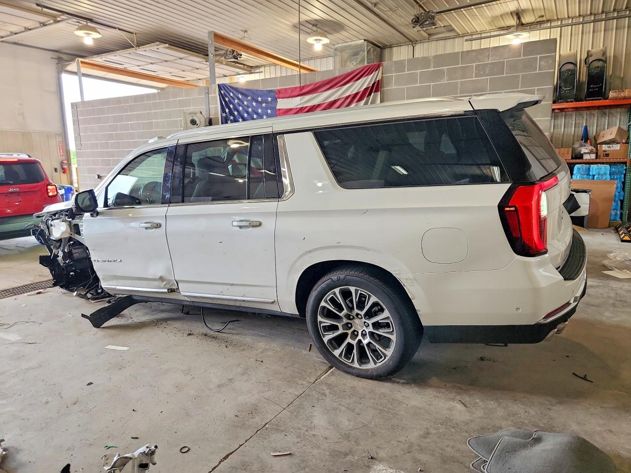 2025 GMC Yukon XL VIN 1GKS2JRL1SR285445 COPART salvage auction — Front End, MO - SALVAGE CERTIFICATE OF TITLE, sold $39,250 on 2026-07-07 (photo 2)