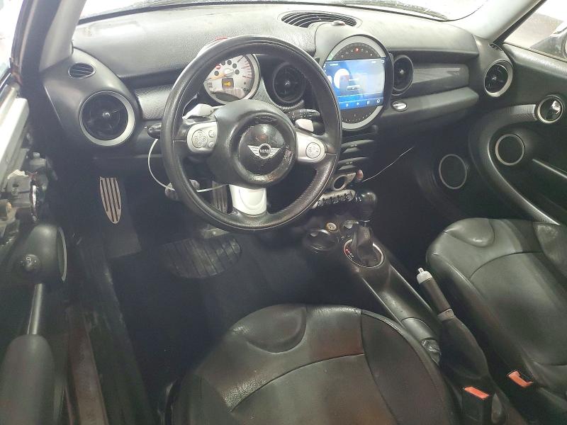 2009 Mini Cooper VIN WMWMF73569TW84657 COPART salvage auction — Burn Engine, NY - MV-907A SALVAGE CERTIFICATE, sold $450 on 2026-07-27 (photo 8)
