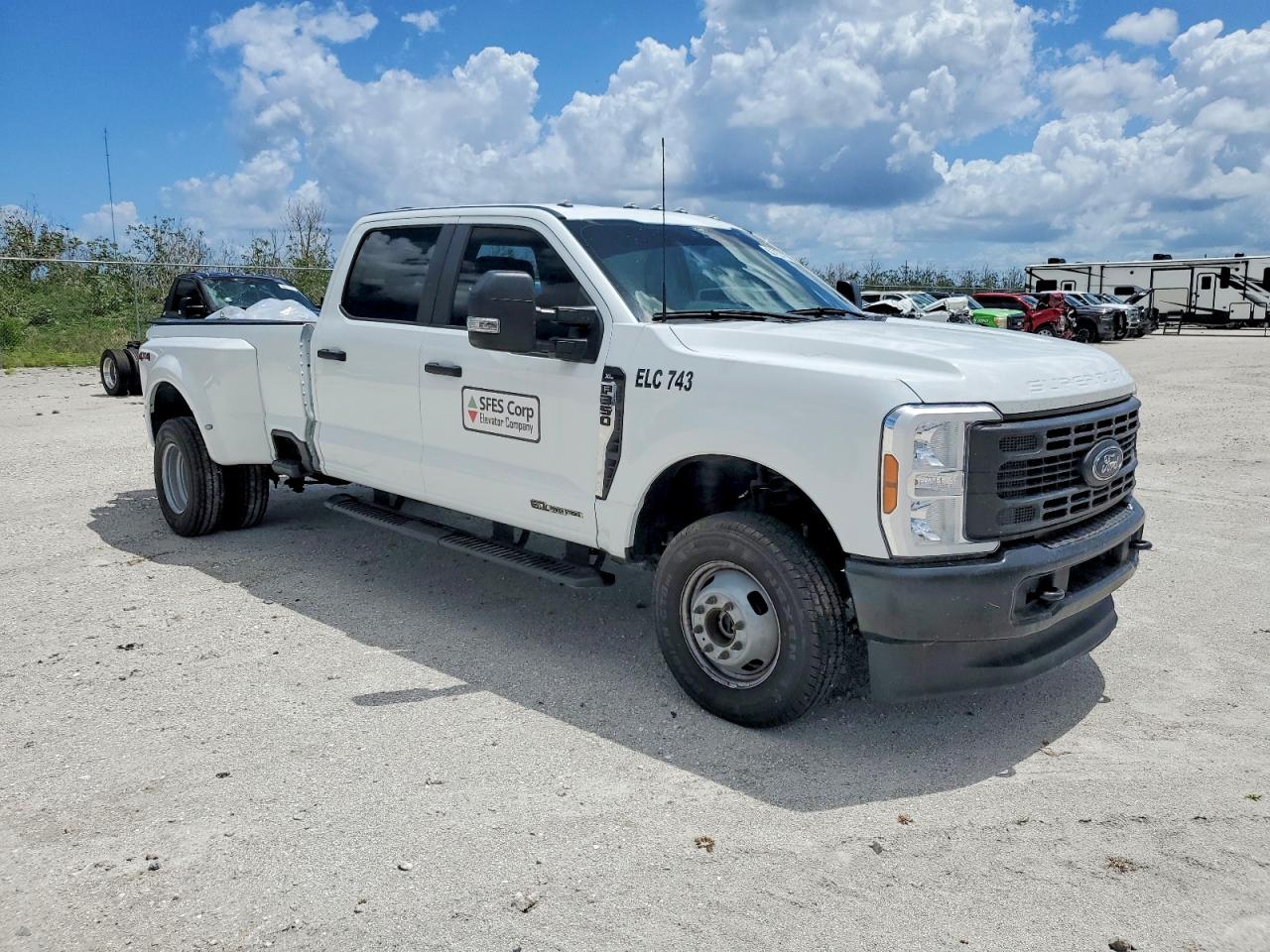 2024 Ford F-350 Super Duty VIN 1FT8W3DT6REF30979 — COPART salvage auction photo