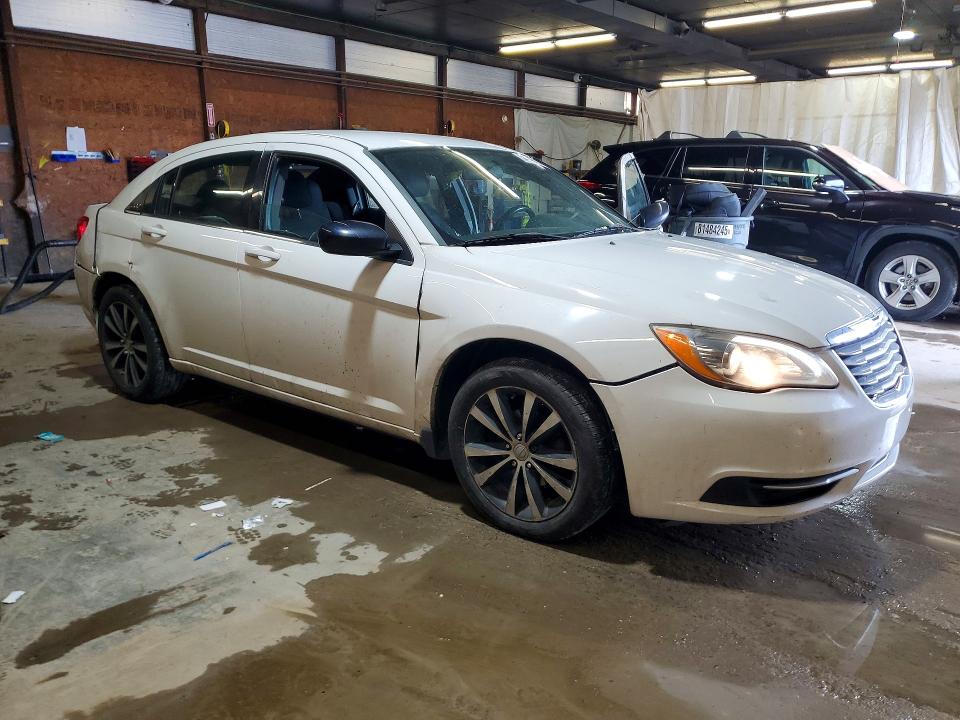 2013 Chrysler 200 VIN 1C3CCBBB1DN734349 COPART salvage auction — SIDE, PA - CERTIFICATE OF SALVAGE, sold $250 on 2026-07-02 (photo 4)