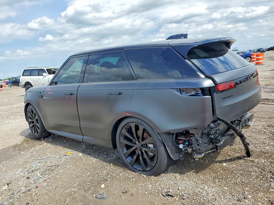 2026 Land rover VIN SAL1L9FU0TA634815 COPART salvage auction — FRONT END, TX - SALVAGE VEHICLE TITLE, sold $11,200 on 2026-07-30 (photo 2)