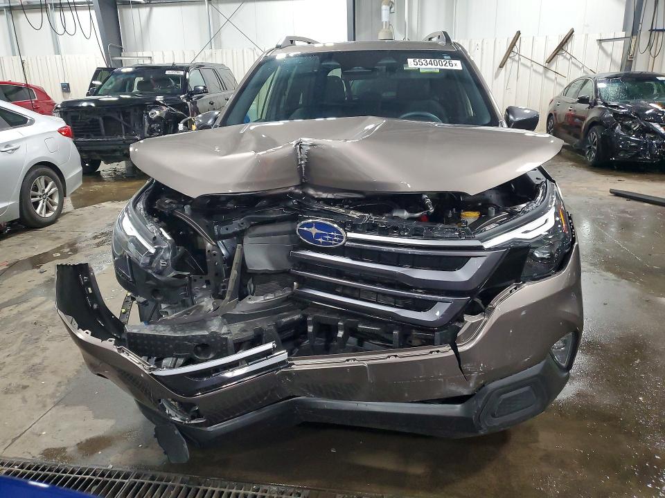 2025 Subaru Forester VIN JF2SLDDC4SH428025 COPART salvage auction — FRONT END, Mn - Cert Of Title-Salvage, sold $6,100 on 2026-07-14 (photo 5)