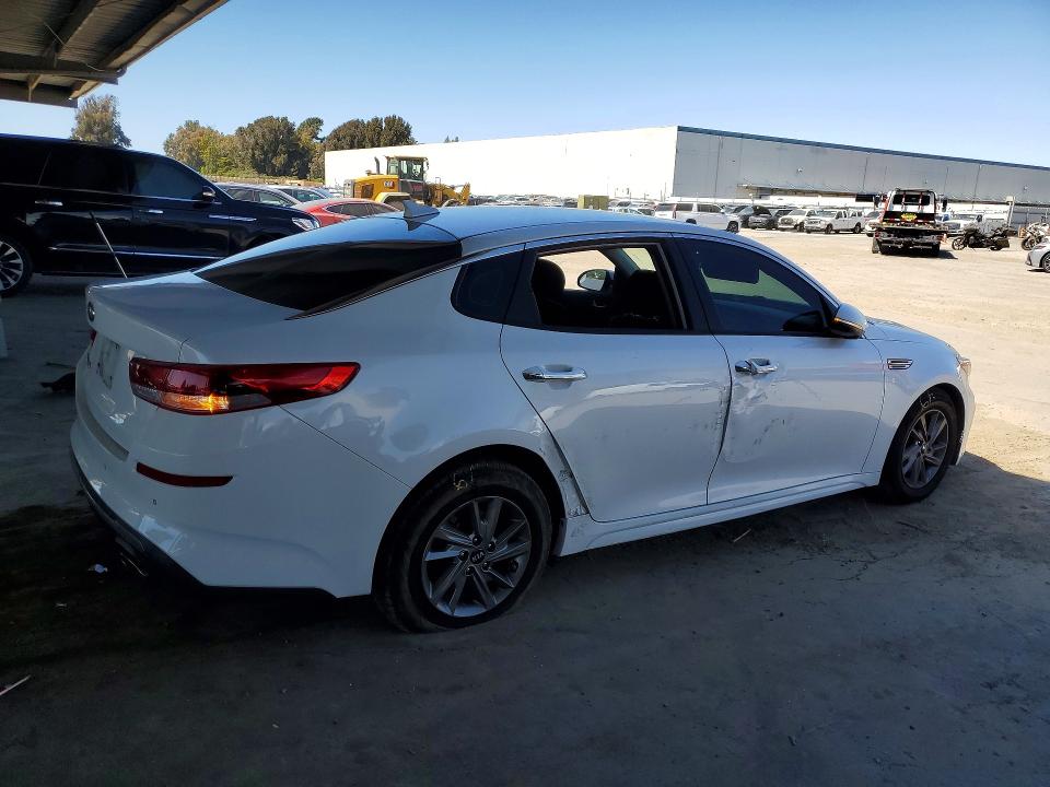 2019 Kia Optima VIN 5XXGT4L34KG337534 COPART salvage auction — VANDALISM, CA - SALVAGE CERTIFICATE, sold $225 on 2026-07-28 (photo 3)