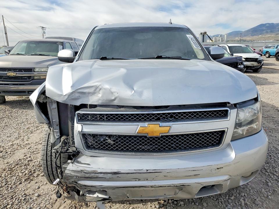 2012 Chevrolet Suburban VIN 1GNSKJE78CR199515 COPART salvage auction — FRONT END, Ut - Salvage Certificate, sold $675 on 2026-07-02 (photo 5)