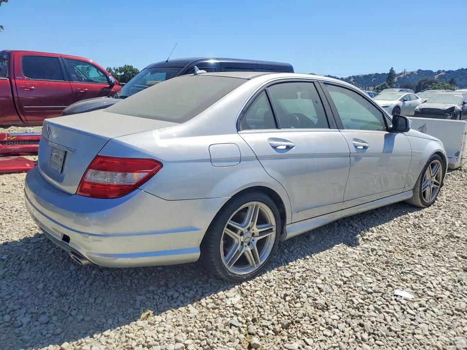2009 Mercedes-benz C-klasse VIN WDDGF54X19F208289 COPART salvage auction — MINOR DENT/SCRATCHES, Or - Certificate Of Title, sold $500 on 2026-08-13 (photo 3)