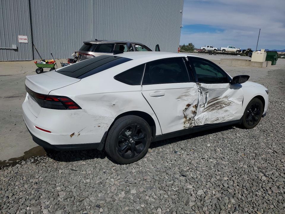 2025 Honda Accord VIN 1HGCY1F47SA065965 COPART salvage auction — SIDE, Nv - Salvage Title, sold $8,200 on 2026-07-30 (photo 3)
