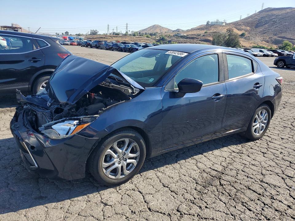 2018 Toyota Yaris VIN 3MYDLBYV1JY304659 — COPART salvage auction photo