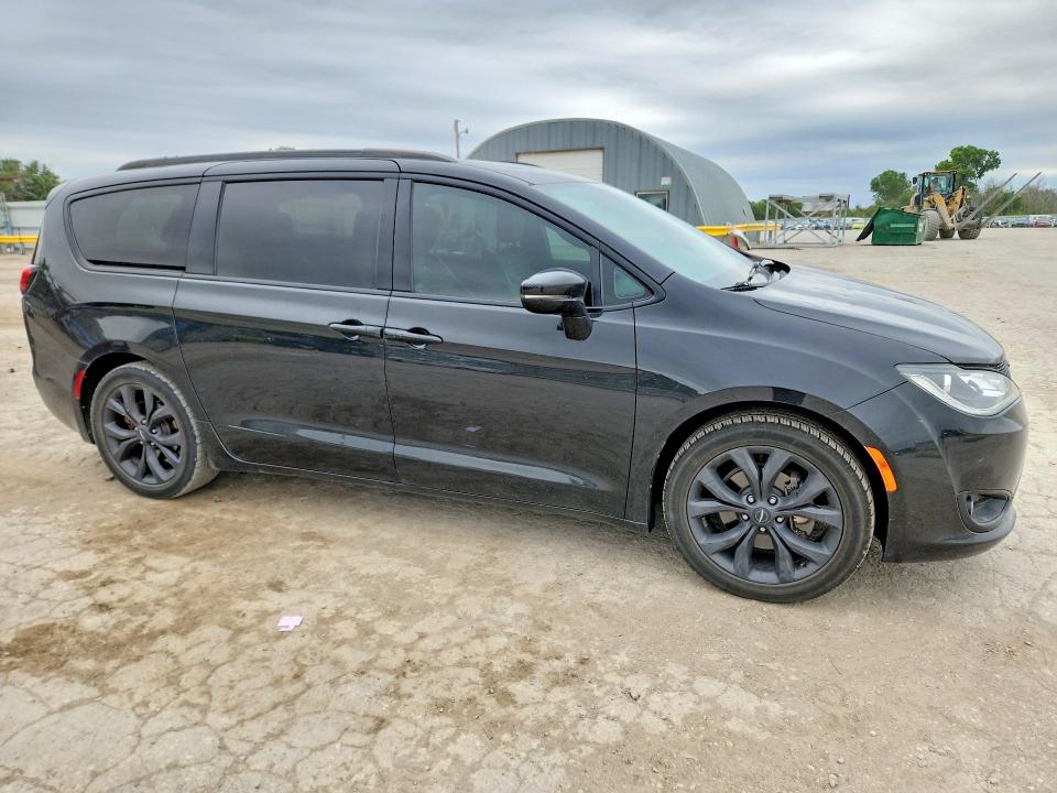 2018 Chrysler Pacifica VIN 2C4RC1GG4JR194420 COPART salvage auction — HAIL, Ks - Cert Of Title-Salvage, sold $3,150 on 2026-07-22 (photo 4)