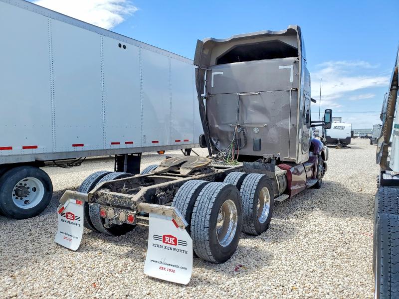 2021 Kenworth T680 VIN 1XKYD49X3MJ452141 COPART salvage auction — SIDE, NE - CERT OF TITLE-SALVAGE, sold $15,300 on 2026-07-09 (photo 4)
