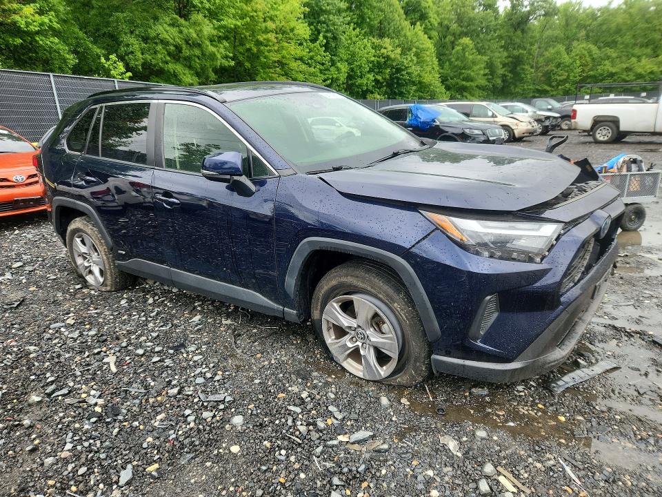 2022 Toyota Rav 4 VIN JTMRWRFV6ND139532 COPART salvage auction — SIDE, MD - CERT OF SALVAGE > 75% DAMAGE, sold $6,300 on 2026-07-02 (photo 4)