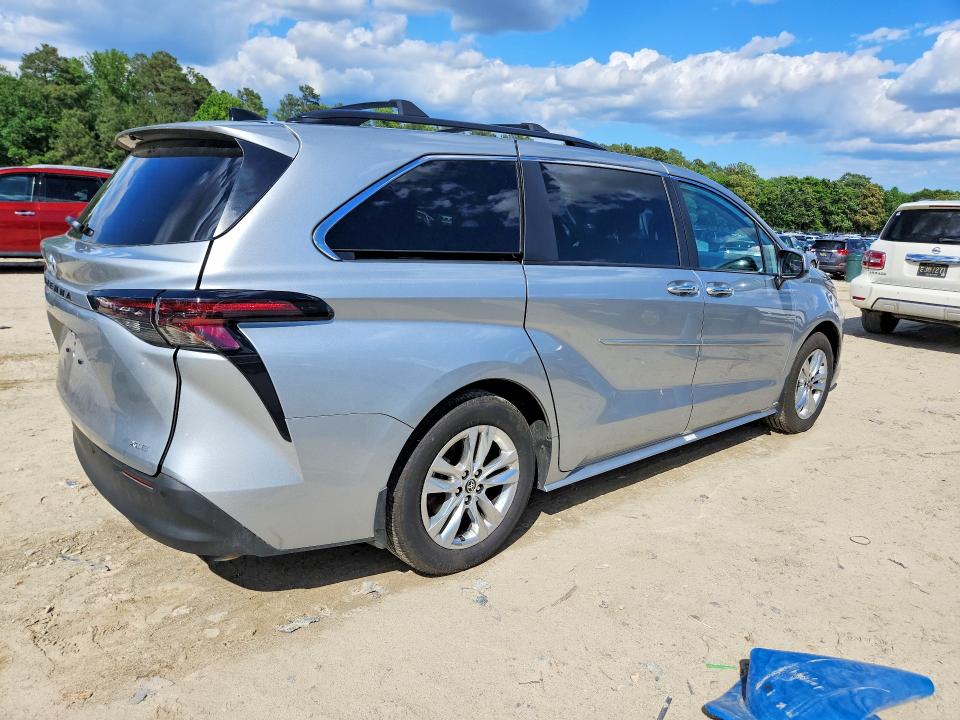 2025 Toyota Sienna VIN 5TDJSKFC7SS224118 COPART salvage auction — REAR END, Md - Cert Of Salvage > 75% Damage, sold $19,300 on 2026-07-07 (photo 3)