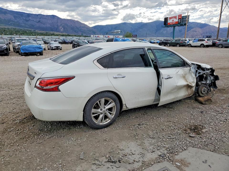 2015 Nissan VIN 1N4AL3AP5FN407791 COPART salvage auction — FRONT END, Ut - Salvage Certificate, sold $300 on 2026-08-24 (photo 3)