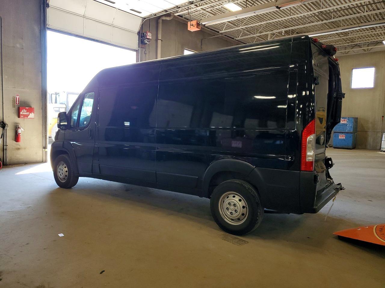 2022 Ram ProMaster 2500 VIN 3C6LRVDG2NE119469 COPART salvage auction — Rear End, MN - CERT OF TITLE-SALVAGE, sold $8,500 on 2026-07-08 (photo 2)