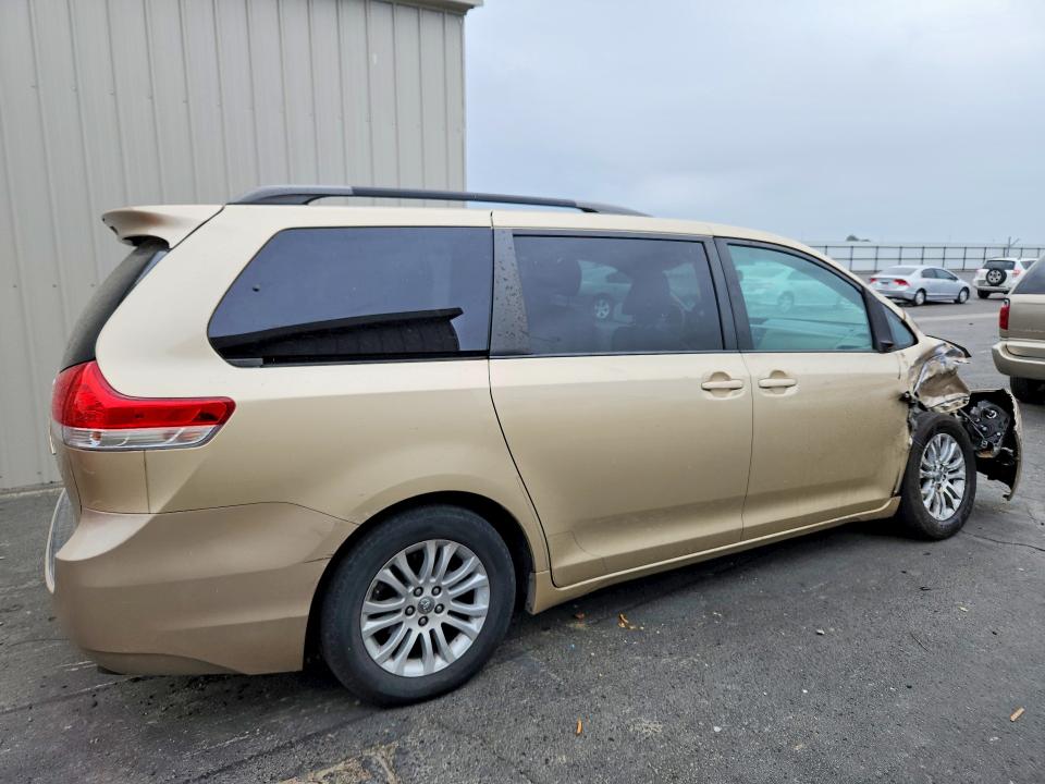 2011 Toyota Sienna VIN 5TDYK3DC5BS131086 COPART salvage auction — FRONT END, CA - SALVAGE CERTIFICATE, sold $2,250 on 2026-07-13 (photo 3)