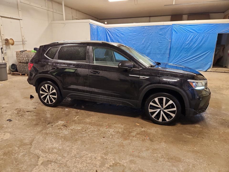 2022 Volkswagen Taos VIN 3VVLX7B2XNM056811 COPART salvage auction — REAR END, IN - CERTIFICATE OF TITLE, sold $8,100 on 2026-08-20 (photo 4)