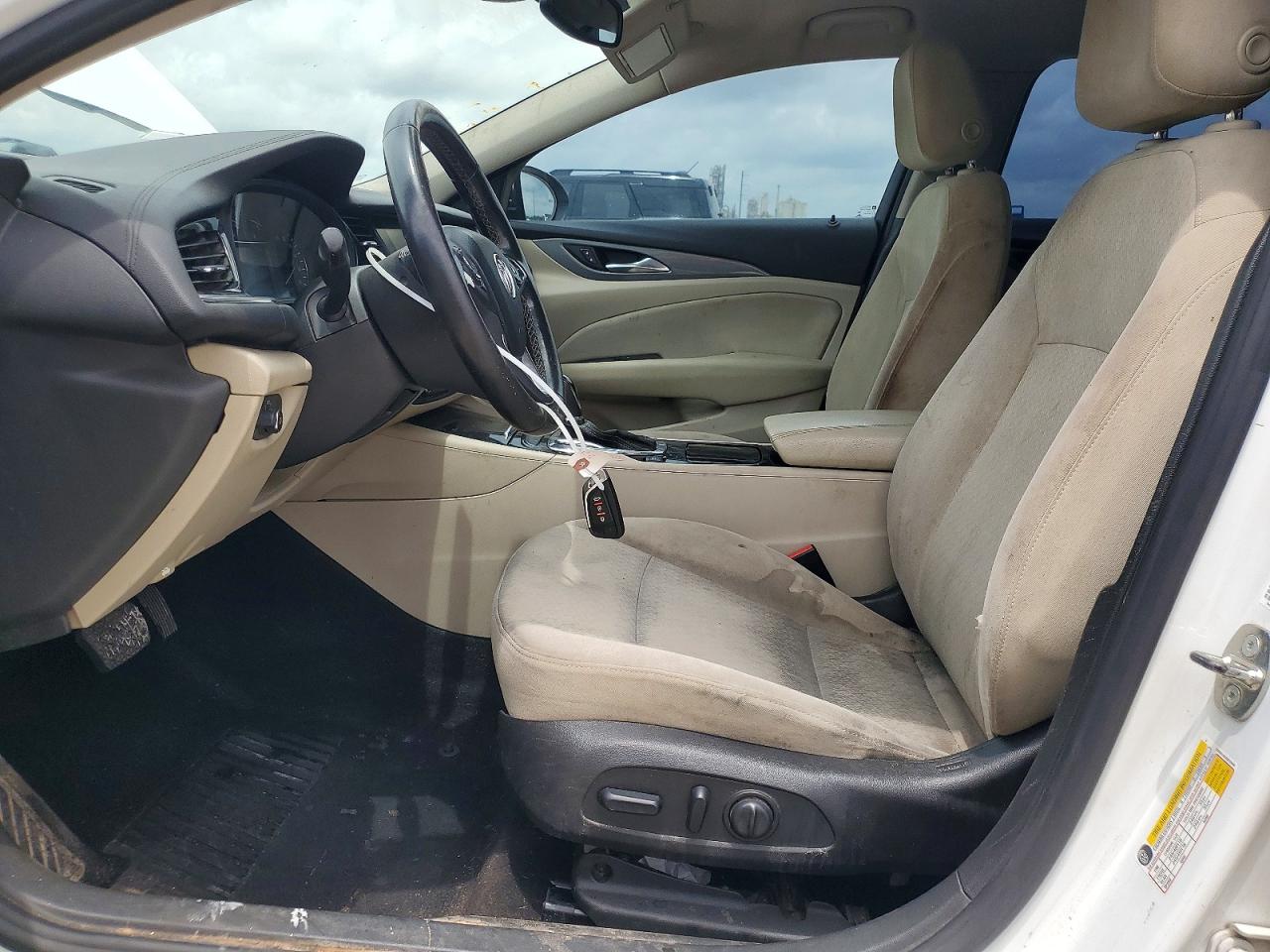 2019 Buick Regal VIN W04GL6SX9K1038806 COPART salvage auction — Side, TX - CERTIFICATE OF TITLE (P), sold $3,900 on 2026-07-08 (photo 7)