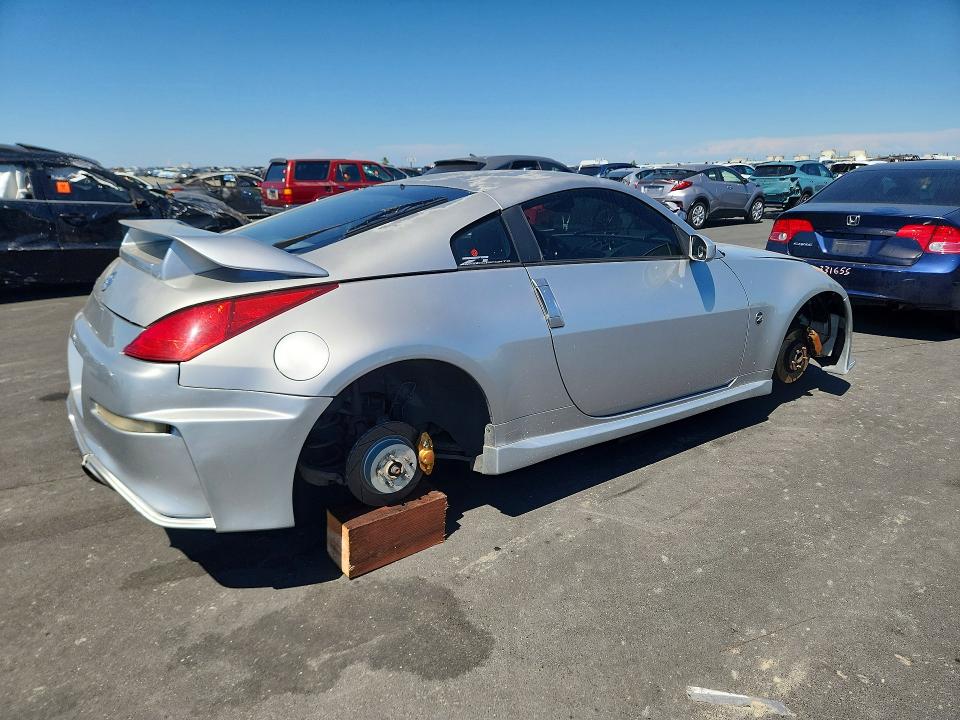 2003 Nissan 350z VIN JN1AZ34D83T111541 COPART salvage auction — VANDALISM, Ca - Non-Repairable Vehicle Cert, sold $60 on 2026-07-27 (photo 3)