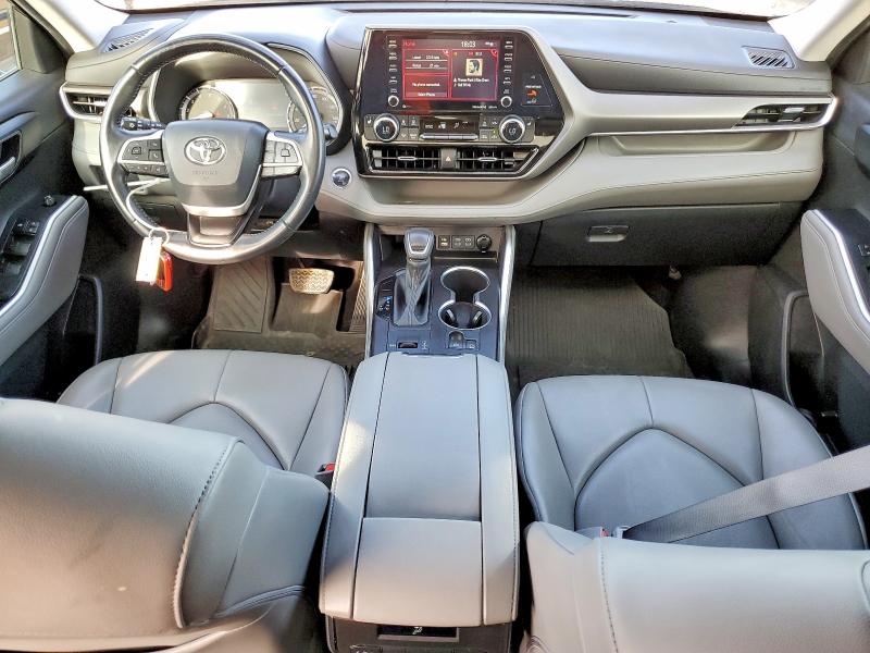 2022 Toyota Highlander VIN 5TDGZRAH2NS539057 COPART salvage auction — MINOR DENT/SCRATCHES, Tx - Certificate Of Title, sold $3,450 on 2026-07-30 (photo 8)