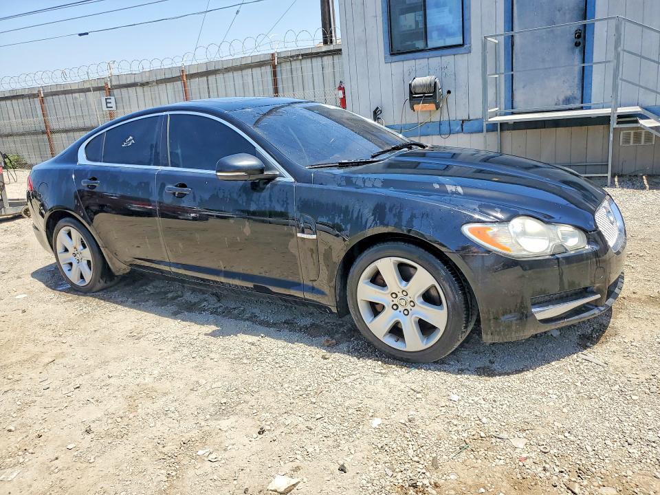 2011 Jaguar Xf VIN SAJWA0FBXBLS13119 COPART salvage auction — MINOR DENT/SCRATCHES, Ca - Dis/Dlr/Exp Only Clean Title (P), sold $1,950 on 2026-07-02 (photo 4)