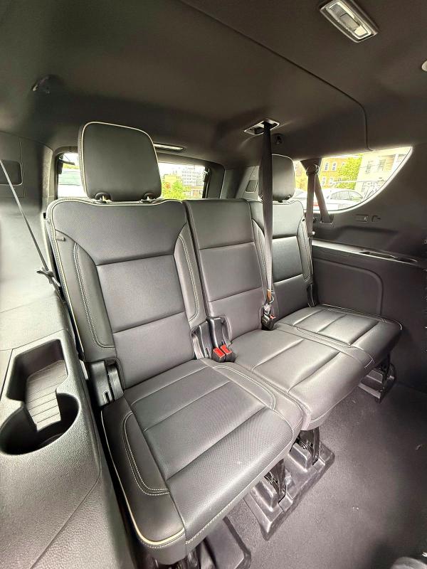2023 Gmc Yukon xl VIN 1GKS2GKD2PR217104 COPART salvage auction — MINOR DENT/SCRATCHES, MA - CERTIFICATE OF TITLE (P), sold $24,300 on 2026-07-29 (photo 8)
