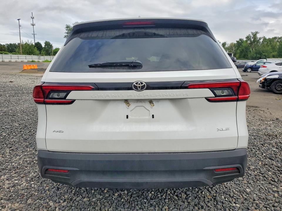 2025 Toyota Highlander VIN 5TDAAAB55SS090827 COPART salvage auction — FRONT END, Or - Salvage Title Certificate, sold $17,000 on 2026-08-24 (photo 6)