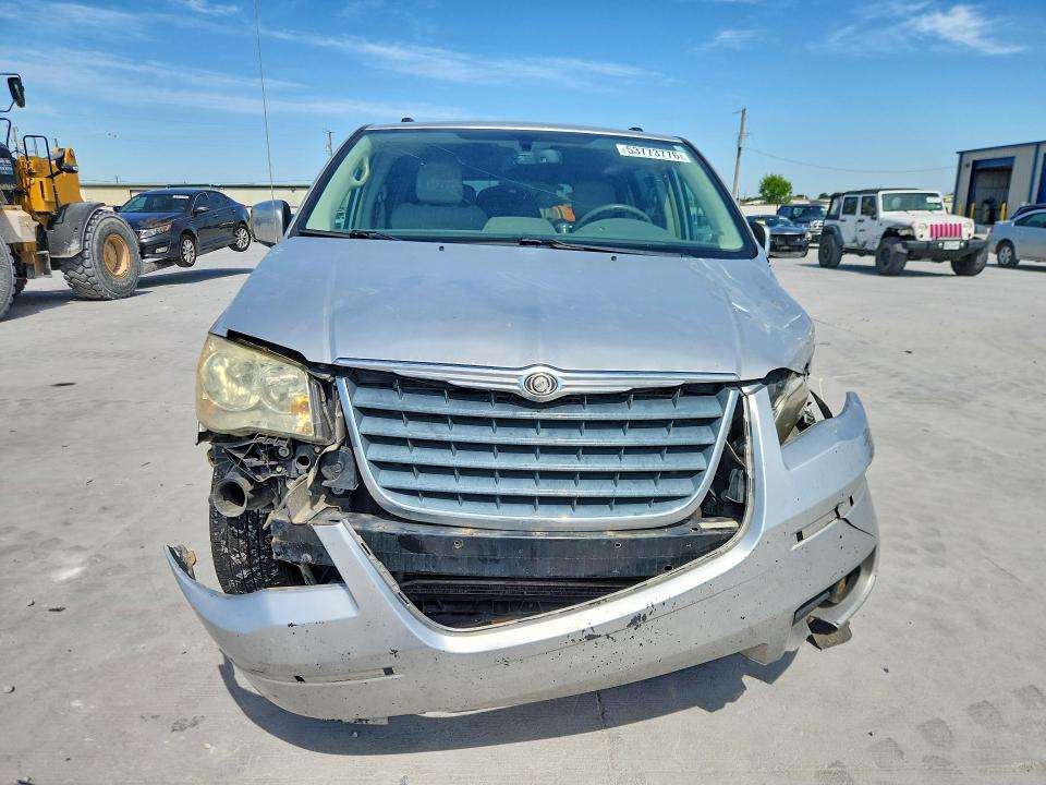 2010 Chrysler Voyager VIN 2A4RR7DX7AR391145 COPART salvage auction — FRONT END, Tx - Salvage Vehicle Title, sold $175 on 2026-07-10 (photo 5)