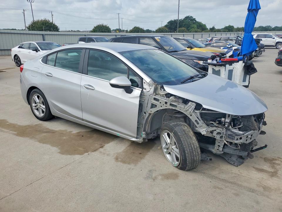 2018 Chevrolet Cruze VIN 1G1BE5SM4J7248275 COPART salvage auction — FRONT END, Tx - Salvage Vehicle Title, sold $900 on 2026-07-09 (photo 4)