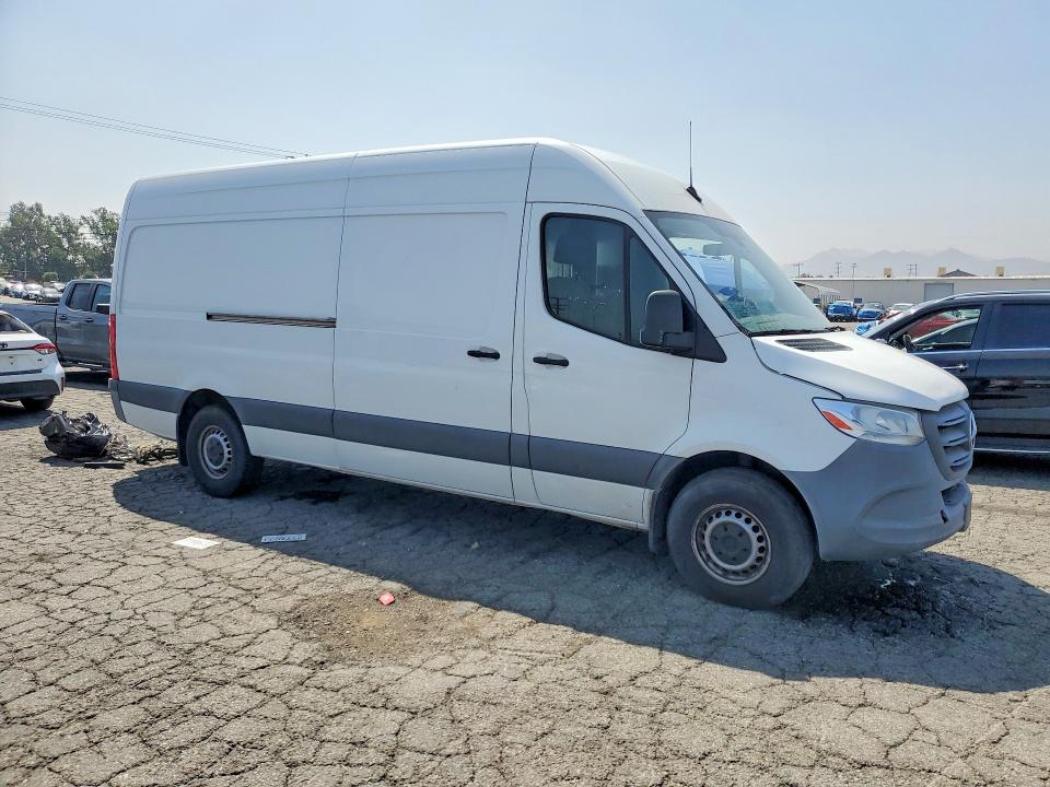 2022 Mercedes-benz VIN W1Y4ECHY5NT081223 COPART salvage auction — MINOR DENT/SCRATCHES, Ca - Dis/Dlr/Exp Only Clean Title (P), sold $13,500 on 2026-07-09 (photo 4)