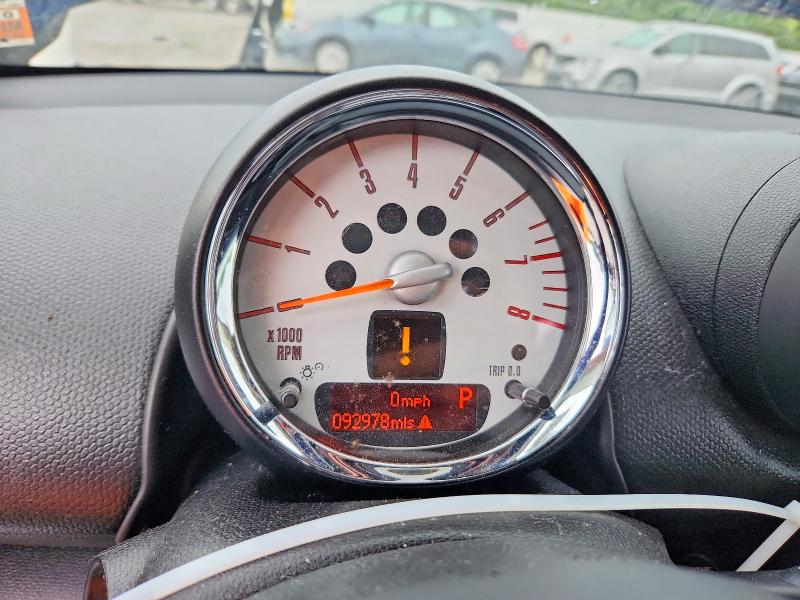 2013 Mini Cooper VIN WMWZC5C51DWP31460 COPART salvage auction — HAIL, Mo - Salvage Certificate Of Title, sold $575 on 2026-07-04 (photo 9)