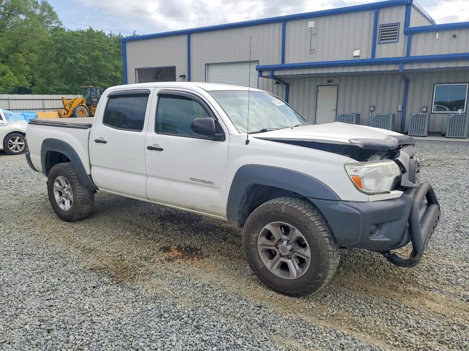 2015 Toyota Tacoma VIN 5TFJX4GN7FX037992 COPART salvage auction — FRONT END, NC - SALVAGE CERTIFICATE OF TITLE, sold $7,800 on 2026-07-09 (photo 4)