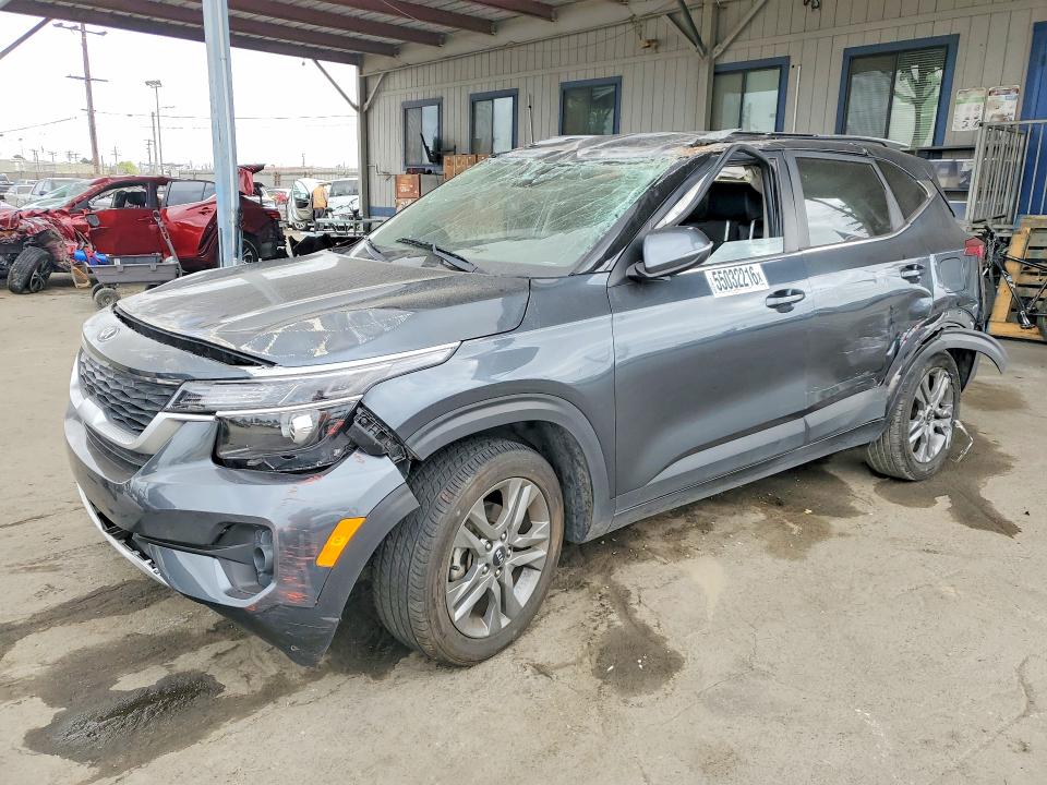2021 Kia Seltos VIN KNDEU2AA1M7141329 COPART salvage auction — ROLLOVER, Ca - Salvage Certificate, sold $2,200 on 2026-07-30 (photo 1)