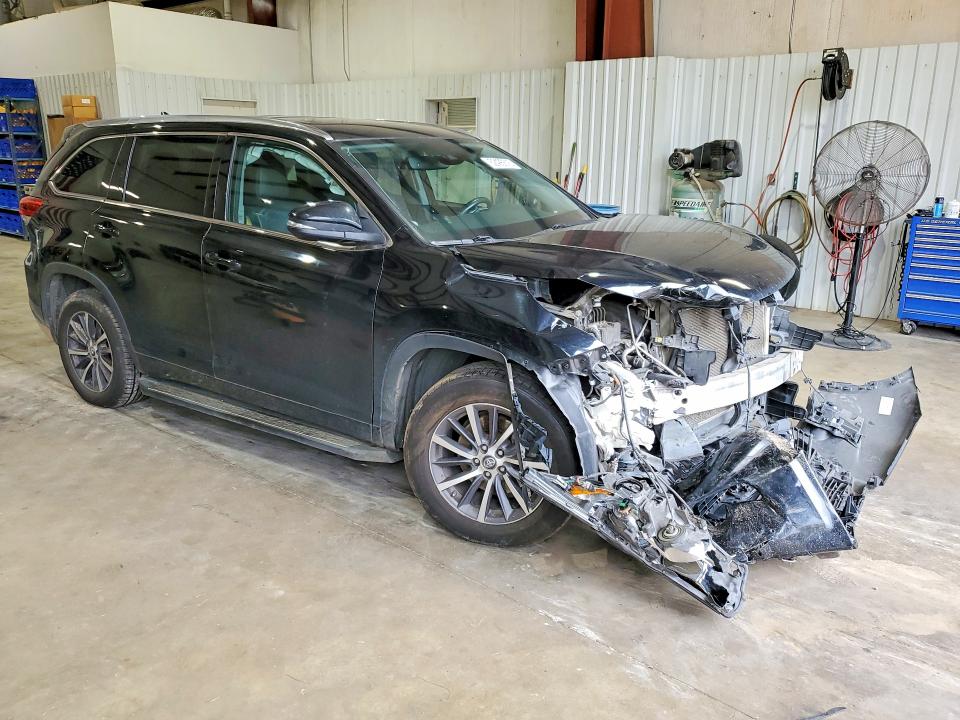 2018 Toyota VIN 5TDKZRFH7JS544221 COPART salvage auction — FRONT END, Tx - Salvage Vehicle Title, sold $6,500 on 2026-07-06 (photo 4)