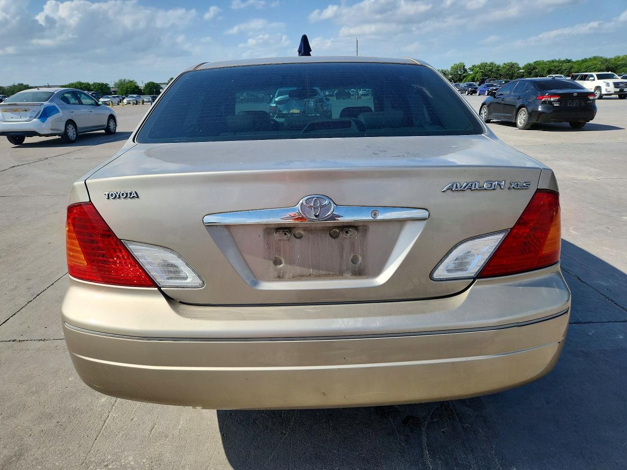 2000 Toyota Avalon VIN 4T1BF28B4YU029901 COPART salvage auction — Front End, TX - SALVAGE VEHICLE TITLE, sold $375 on 2026-07-09 (photo 6)