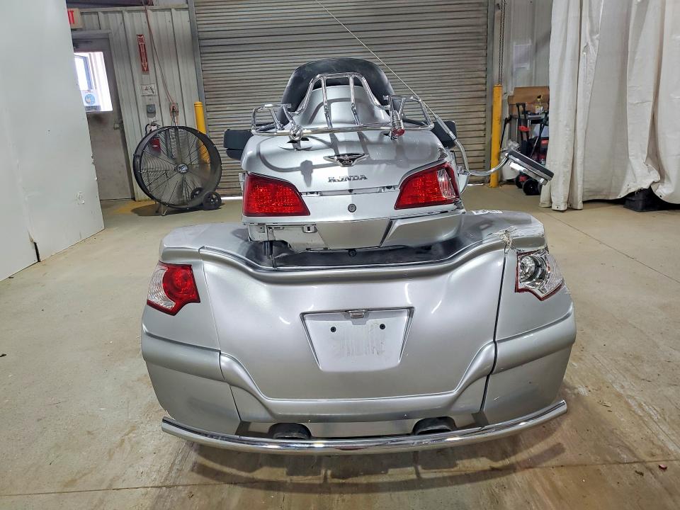 2015 Honda Gl1800c VIN JH2SC68G1FK300557 COPART salvage auction — FRONT END, Tx - Salvage Vehicle Title, sold $4,950 on 2026-07-09 (photo 4)
