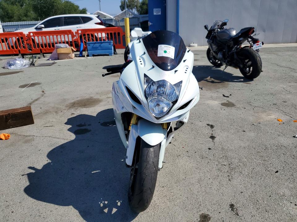 2023 Suzuki Gsx-r VIN JS1GR7MA6P7100714 COPART salvage auction — SIDE, Az - Cert Of Title - Salvage, sold $2,500 on 2026-07-16 (photo 2)