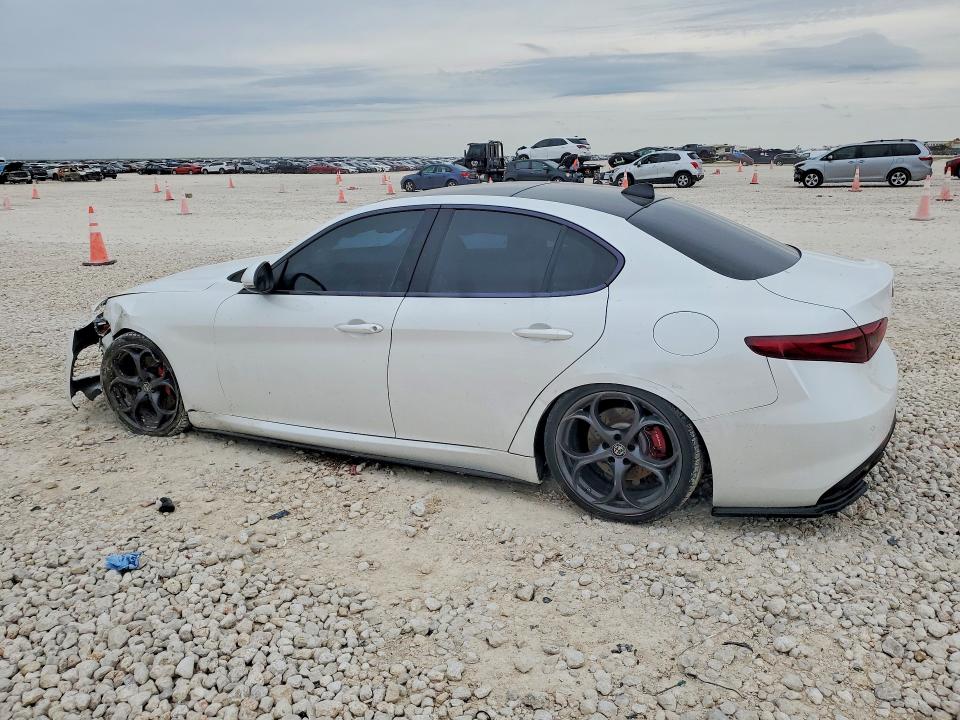2018 Alfa romeo Giulia VIN ZARFAEEN9J7573650 COPART salvage auction — FRONT END, TX - SALVAGE VEHICLE TITLE, sold $1,550 on 2026-07-16 (photo 2)