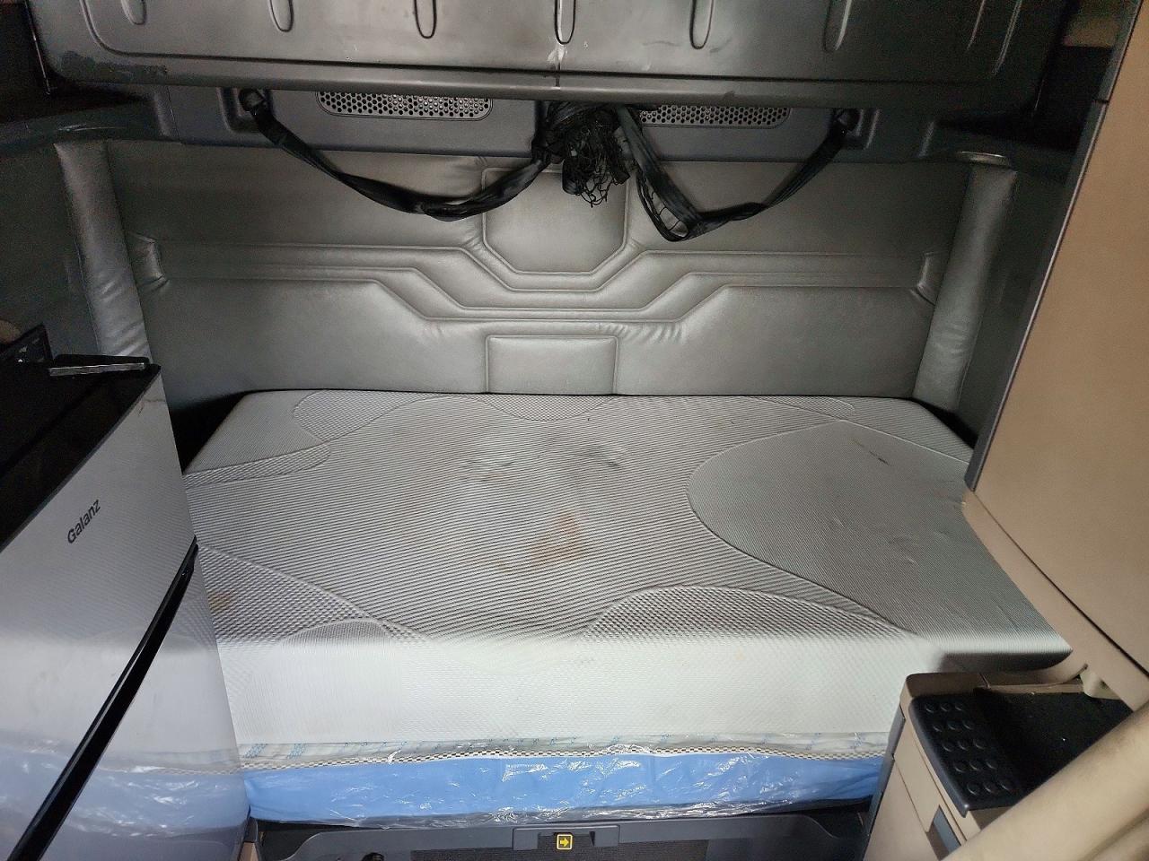 2018 Freigliner VIN 3AKJGLDR4JSJK5347 COPART salvage auction — Normal Wear, IL - CERTIFICATE OF TITLE, sold $2,550 on 2026-07-07 (photo 6)