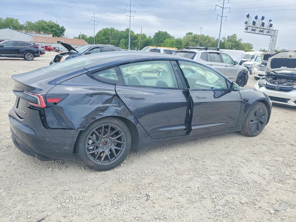 2025 Tesla VIN 5YJ3E1EB8SF913611 COPART salvage auction — REAR END, OH - CERT OF TITLE-SALVAGE, sold $16,400 on 2026-07-31 (photo 3)