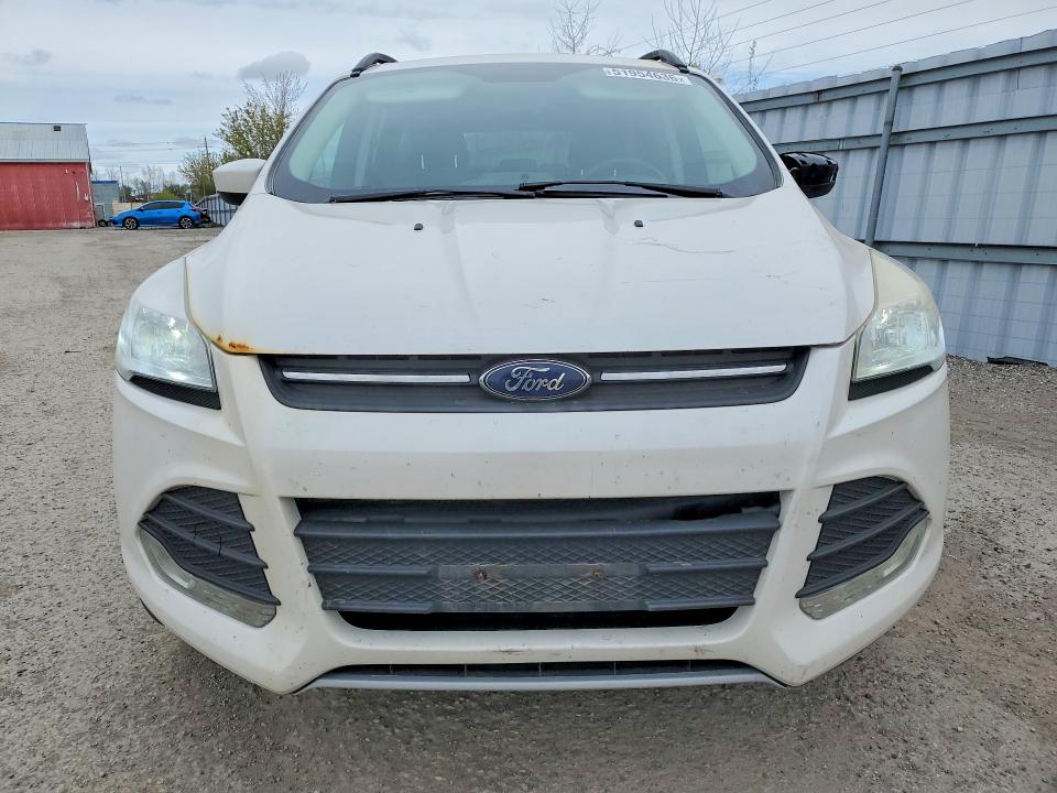 2015 Ford Escape VIN 1FMCU0GX0FUB83871 COPART salvage auction — MINOR DENT/SCRATCHES, On - Permit No Brand - Unfit, sold $525 on 2026-07-03 (photo 5)