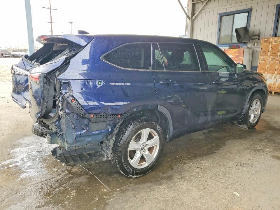 2021 Toyota VIN 5TDCZRAH1MS084313 COPART salvage auction — REAR END, Ca - Salvage Certificate, sold $10,500 on 2026-07-16 (photo 3)