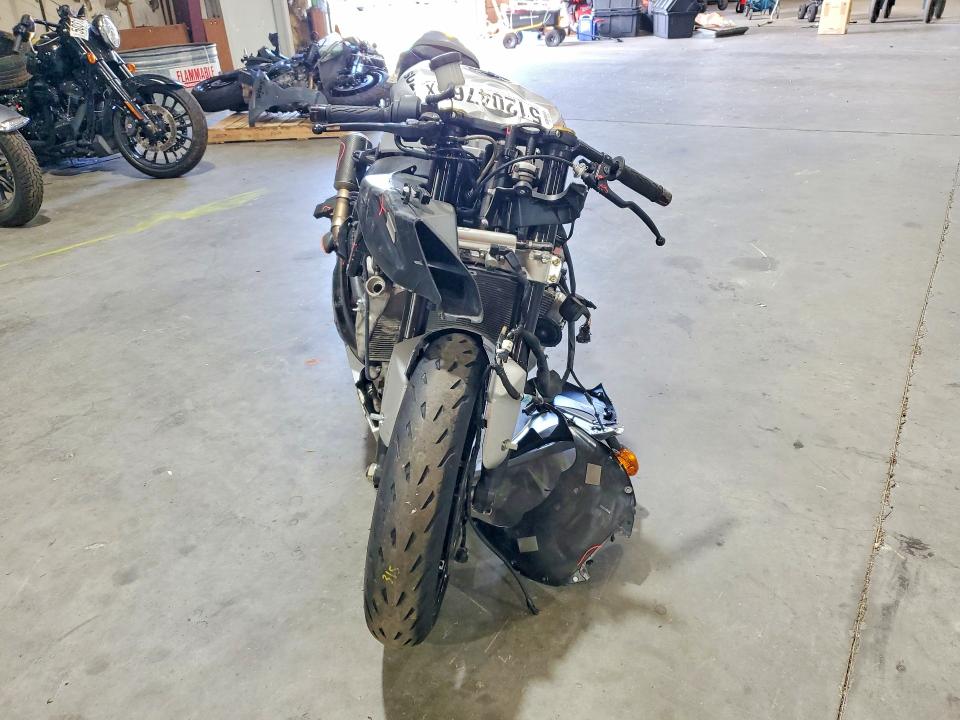 2025 Suzuki Gsx-r VIN JS1DM11H3S7100243 COPART salvage auction — FRONT END, Or - Salvage Title Certificate, sold $4,100 on 2026-07-16 (photo 2)